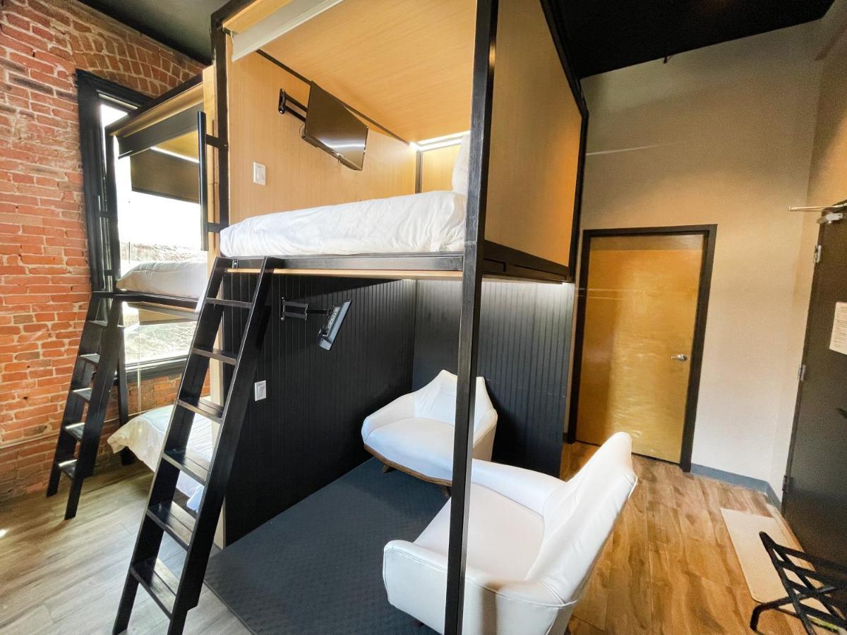 Boxstel - Modern Downtown Hotel
